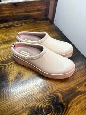 Hunter Tan/Pink Clog Size 6